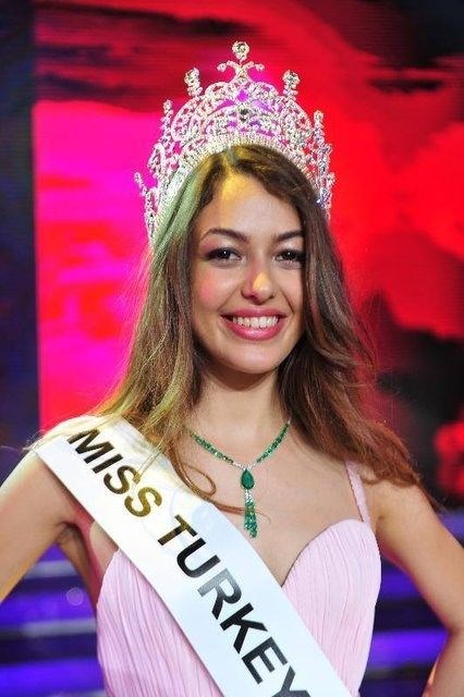 Dilan Deniz Çiçek Victoria’s Secret meleği mi oluyor? Dilan Deniz Çiçek kimdir,kaç yaşındadır?