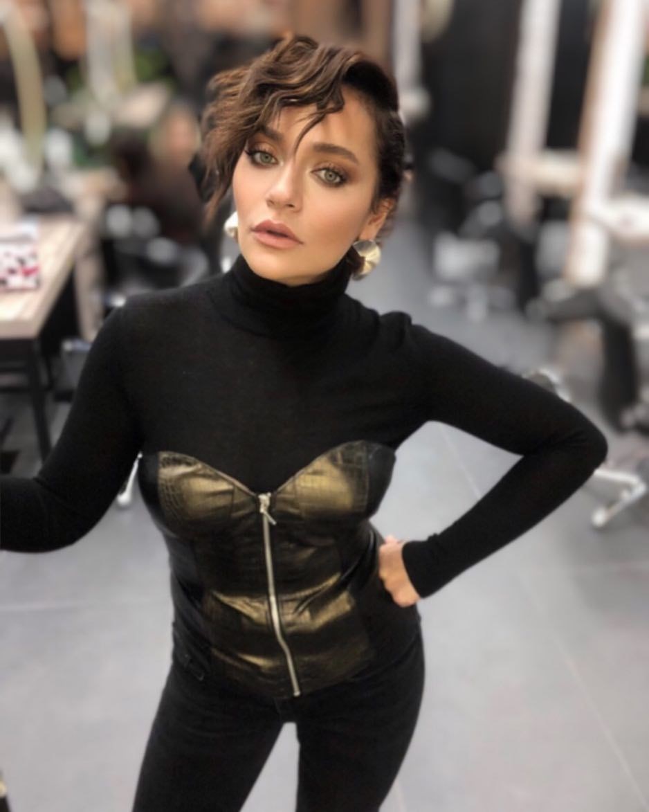 Ünlü oyuncu tanınmaz hale geldi! Sahte doktor şoku!