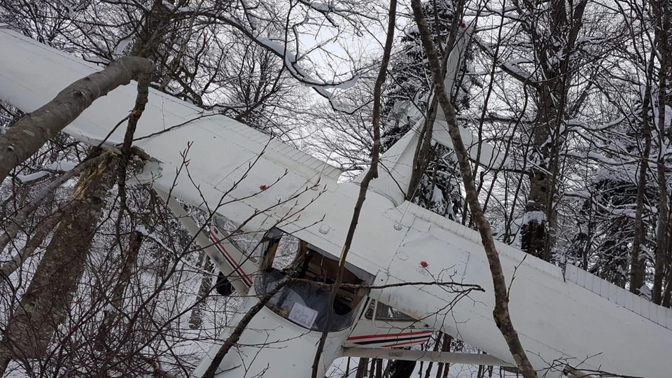 Kocaeli Kartepe'de eğitim uçağı düştü! 