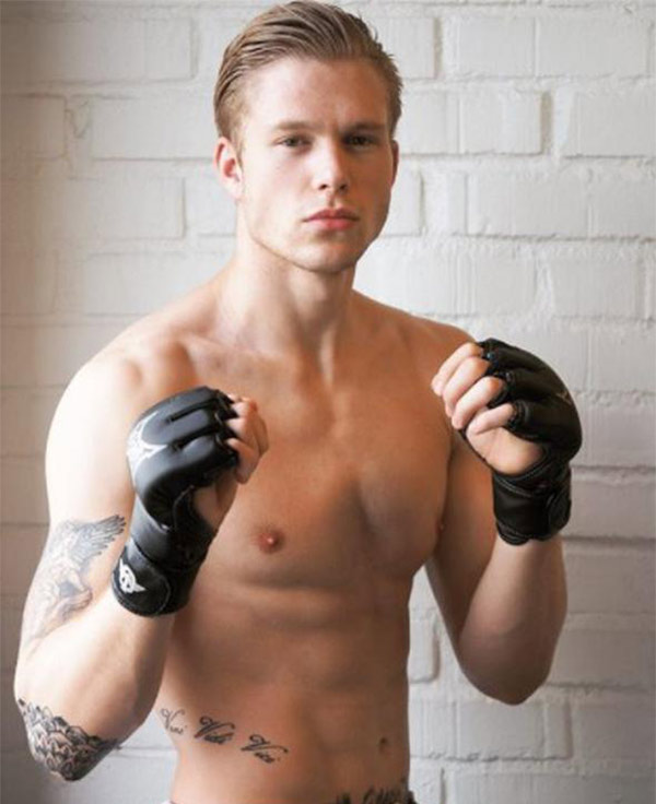 Zeynep Alkan'ın Sevgilisi Erkekle Öpüştü 