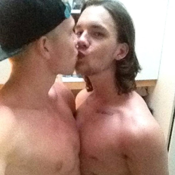 Zeynep Alkan'ın Sevgilisi Erkekle Öpüştü 