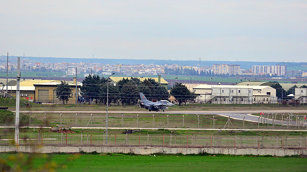 Afrin'e Takviye Güç Göndermek İsteyen PYD'yi Havada Vurduk