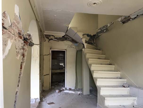 Bursa'daki Heyelan Asfaltı İkiye Böldü