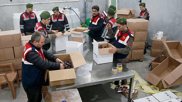 İzmir'de Flaş Sahte İçki Operasyonu