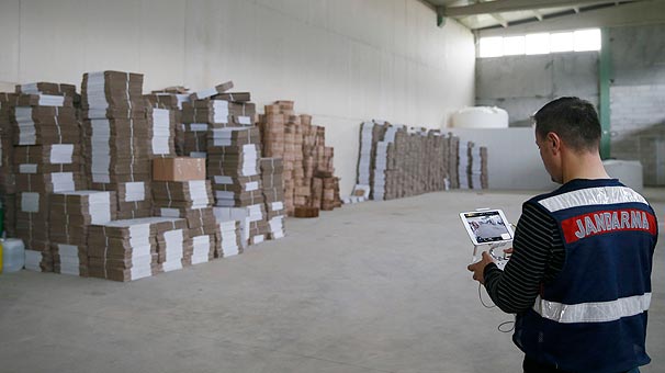 İzmir'de Flaş Sahte İçki Operasyonu