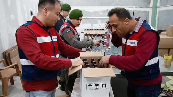 İzmir'de Flaş Sahte İçki Operasyonu