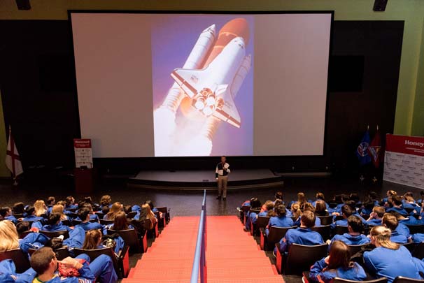 Türkleri ABD Uzay Üssünde Temsil Eden Tek Türk Liseli Selin