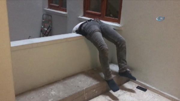 Apartman Boşluğunda Böylece Ölü Bulundu