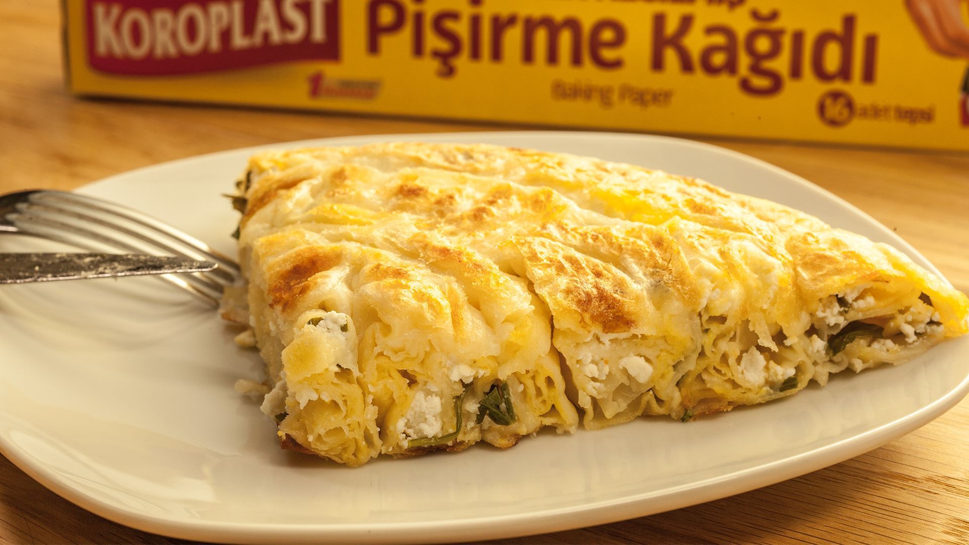 Yalancı su böreği nasıl yapılır? | Gelinim Mutfakta Yalancı su böreği tarifi