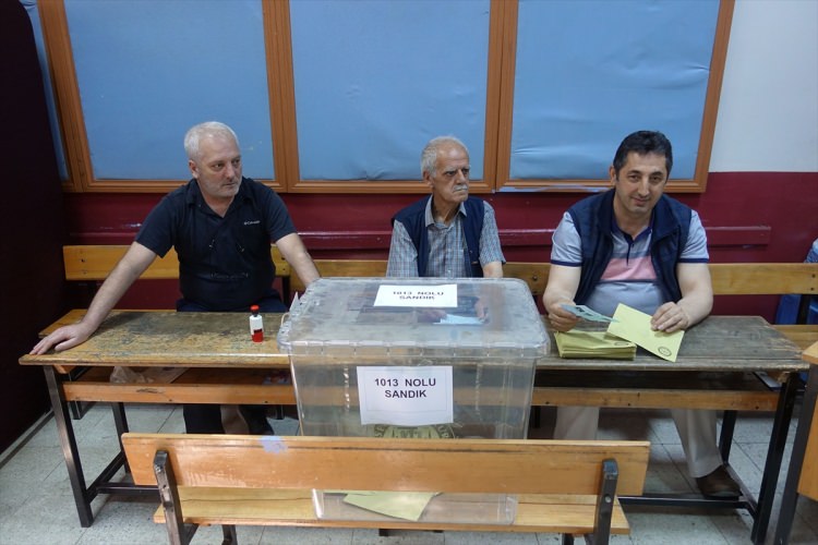 3 ilçe ve bir belde yeniden sandığa gitti!