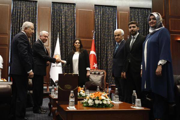 AK Parti'ye siyasi partilerden bayram ziyareti