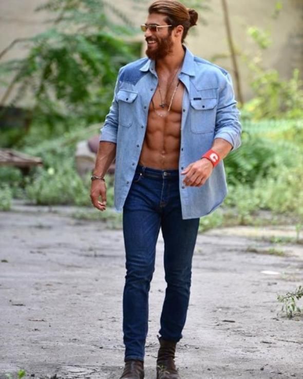 Can Yaman kimdir? Aslen nereli? Kaç yaşında? Kiminle sevgili