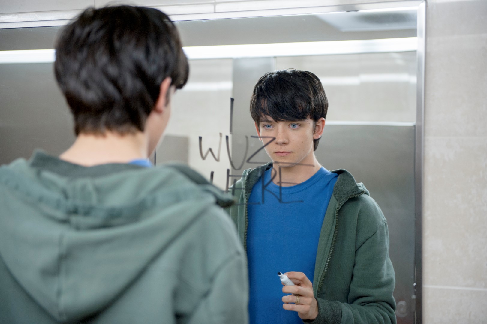 Aramızdaki Dünya filminin konusu nedir? Oyuncuları kimdir? Nerede çekildi?