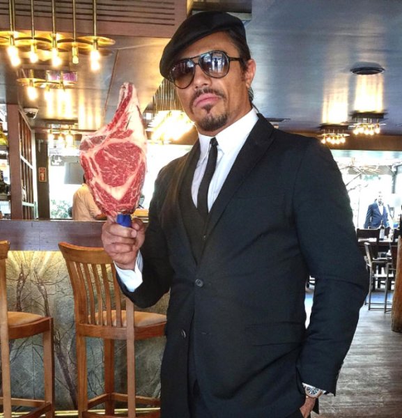 Nusret Gökçe'den Çocuklara 23 Nisan sürprizi!