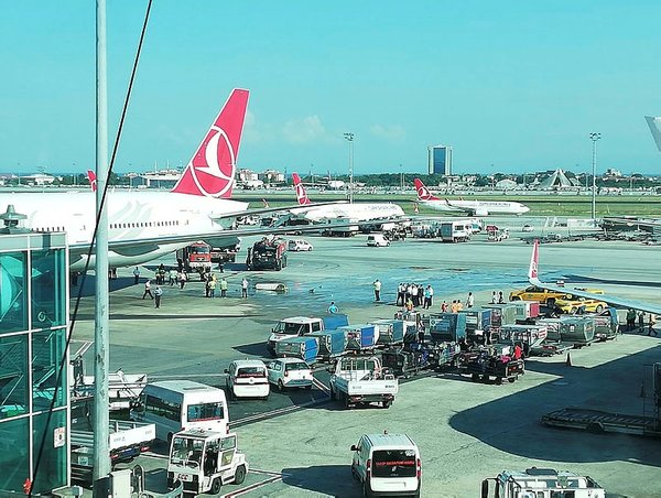 Atatürk Havalimanı'nda kaza!