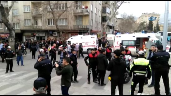 Kahramanmaraş'ta Öğrencileri Taşıyan Midibüs Devrildi!