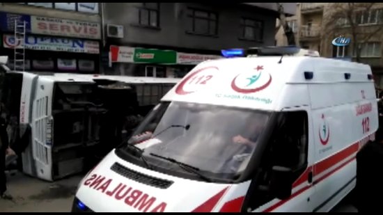 Kahramanmaraş'ta Öğrencileri Taşıyan Midibüs Devrildi!