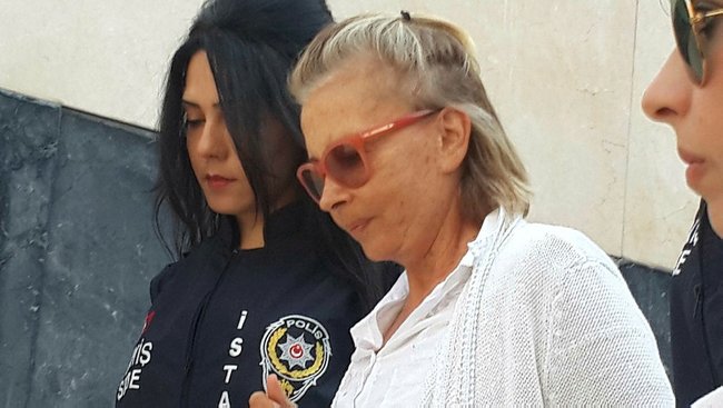 Nazlı Ilıcak'a Bir Şok da Kara Kuvvetleri'nden