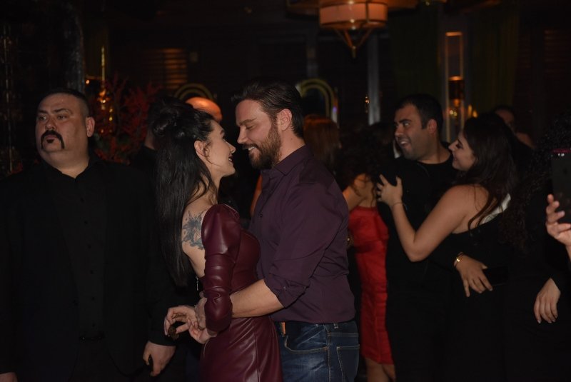 Sinan Akçıl ve Burcu Kıratlı yarın evleniyor!