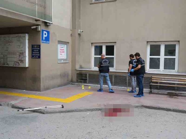 Ümraniye'de acil servis önünde silahlı dehşet