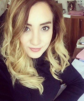 Zonguldak'ta akıl almaz kaza! Sürücü balkon saçağında bulundu!