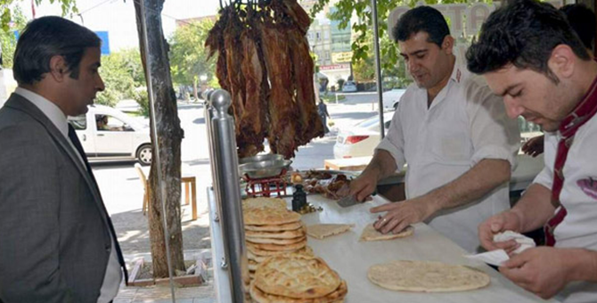 Sabahın Erken Saatinde Bunun İçin Akın Ediyorlar