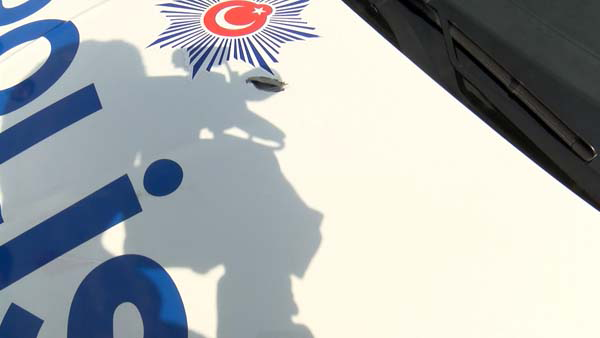 Bahçelievler'de gaspçı 1 milyon 200 bin TL'yi kaptığı gibi kaçtı