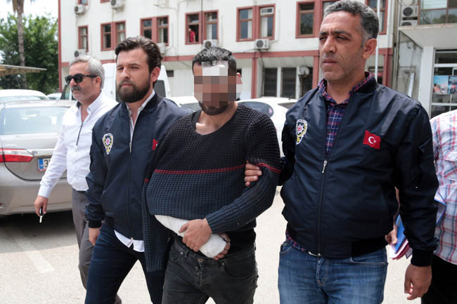 Karısının öğrenmesinden korktuğu için 19 yaşındaki yasak aşkını...