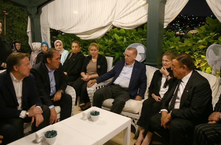 Cumhurbaşkanı Erdoğan'dan Demirören Ailesi'ne taziye ziyareti
