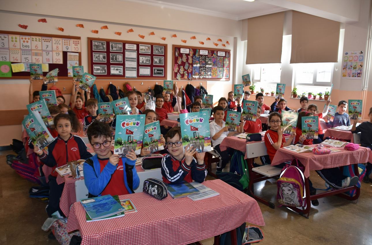 "Pendik Çocuk Dergisi"nin İlk Sayısı Minik Okurlarıyla Buluştu