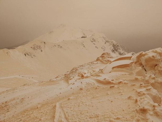 Turuncu Kar Herkesi Şaşırttı! Türkiye'ye de Gelecek!