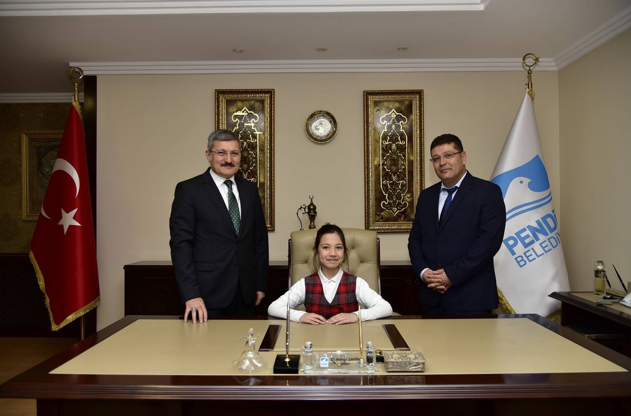 Pendik'te Minik Başkanlar Makam Koltuğunda İlk Talimatı Verdi