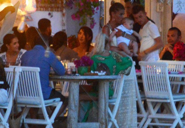 Demet Akalın ve Gülben Ergen fena pişti oldu! Akalın mekanı terk etti