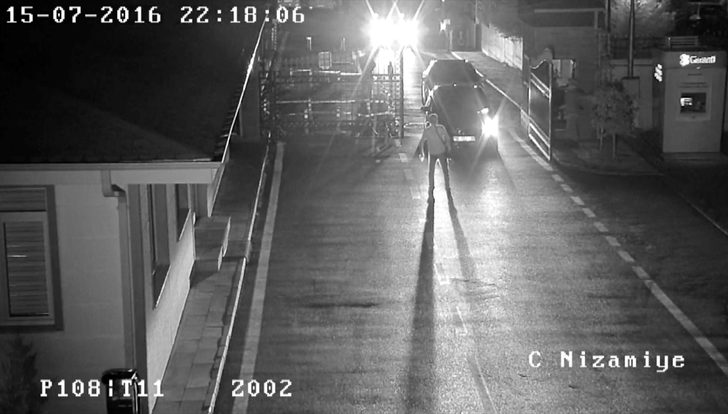 Bennu Gerede'den Canan Karatay'a: Hayvan kafalı