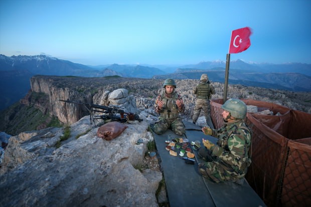 Erdoğan 'yılın fotoğrafı' için oy kullandı
