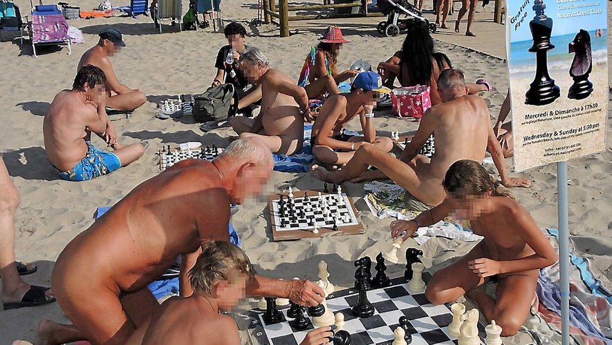 Cap d'agde: Sokaklarında çıplak dolaşılan kent...