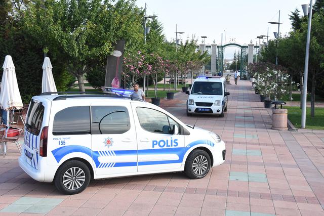 Cennete gitsin diyerek 6 yaşındaki oğlunu 1.5 metre derinliğindeki gölete attı