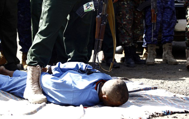 10 yaşındaki erkek çocuğuna tecavüz ederek öldüren 3 kişi idam edildi