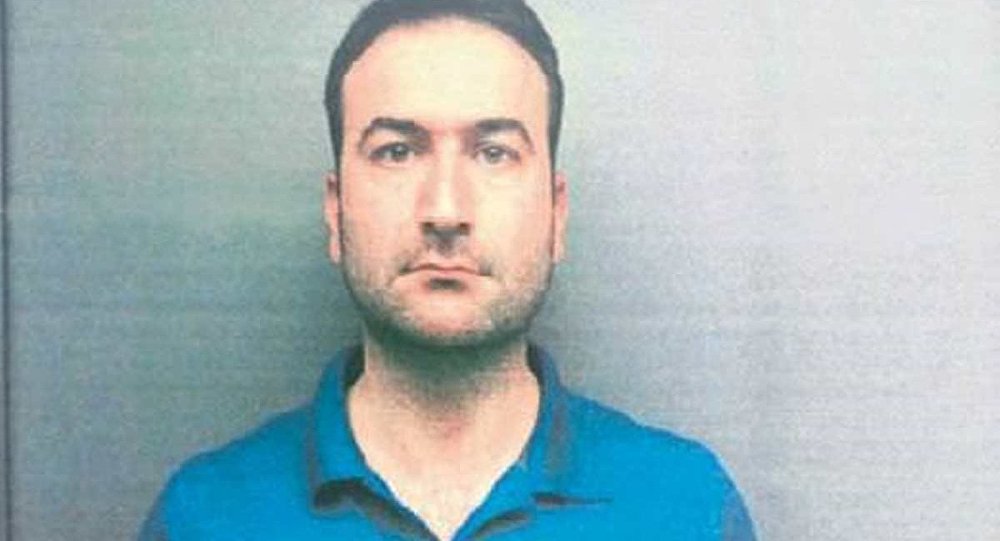 Örgüt Notu FETÖ'cu Pilotun Kuran'ın İçinde Çıktı