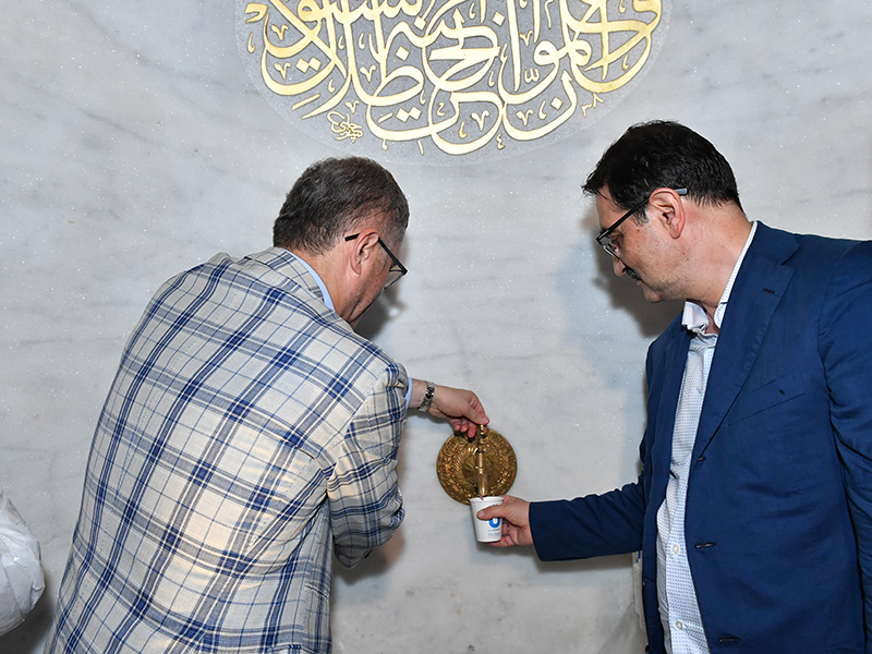 Şehitlerin anısına 15 Temmuz Şehitler Çeşmesinden gül şerbeti akıtıldı