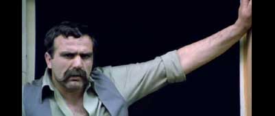 Üç kağıtçı filminin konusu nedir? Oyuncuları kimdir? Nerede ve kaç yılında çekildi?