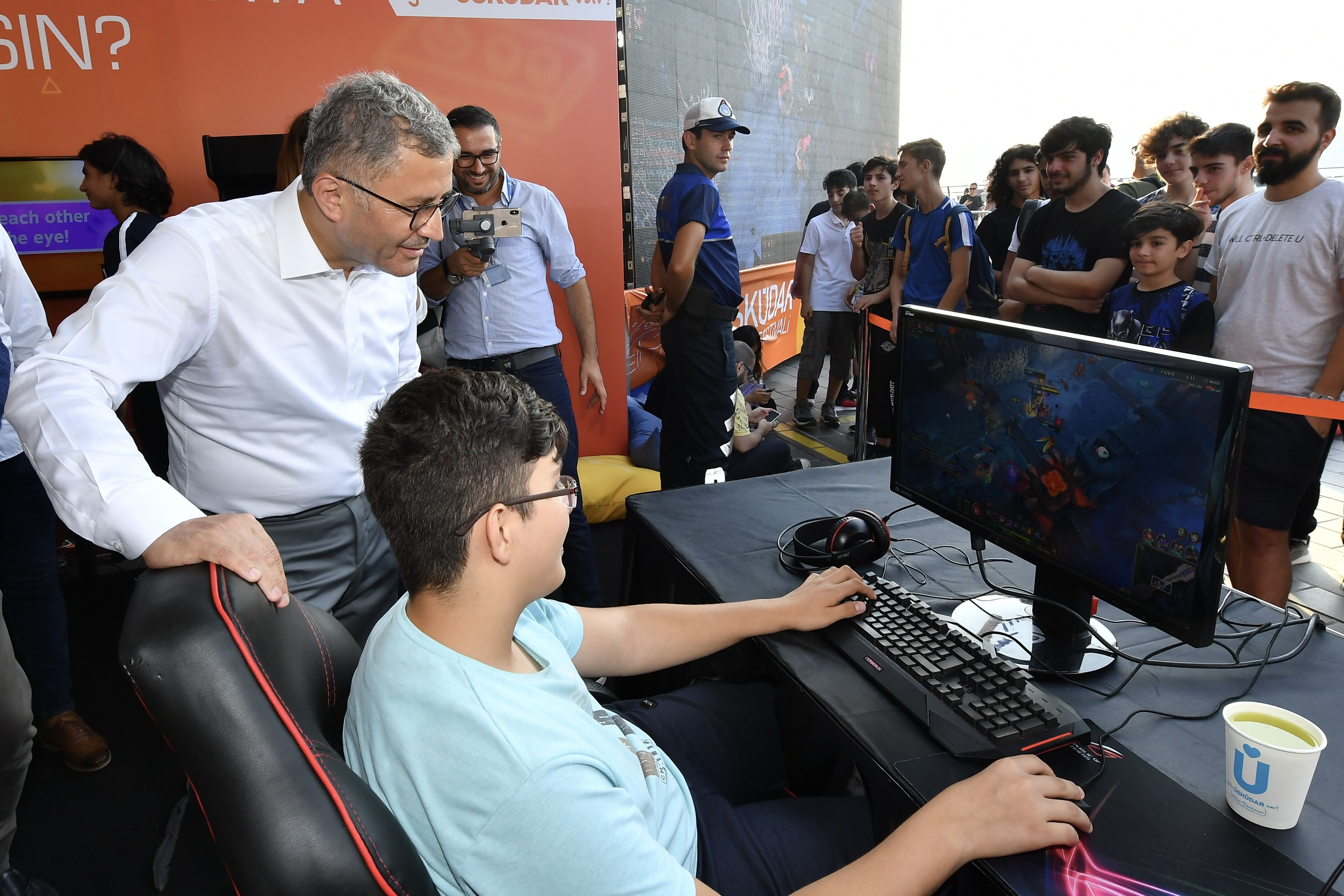 Üsküdar Belediyesi Türkiye'deki ilk e-spor festivaline imza attı