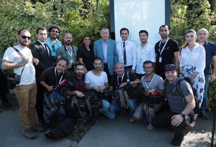 Cumhurbaşkanı Erdoğan'a İstanbul'da yoğun ilgi!