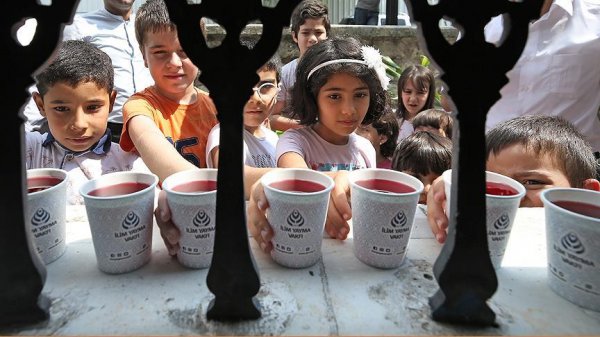 Vefa'da cuma günleri ücretsiz şerbet dağıtılacak