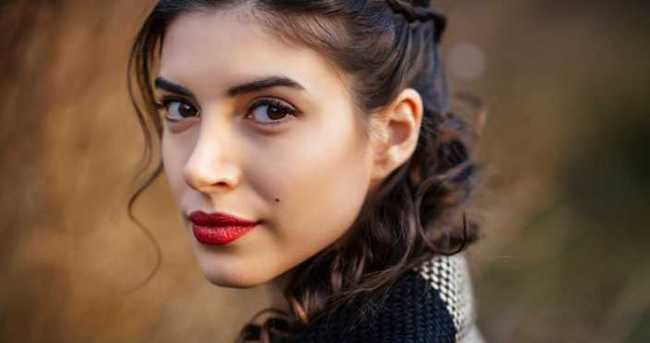 Deniz Baysal ile Barış Yurtçu nişanlandı! Deniz Baysal kimdir?