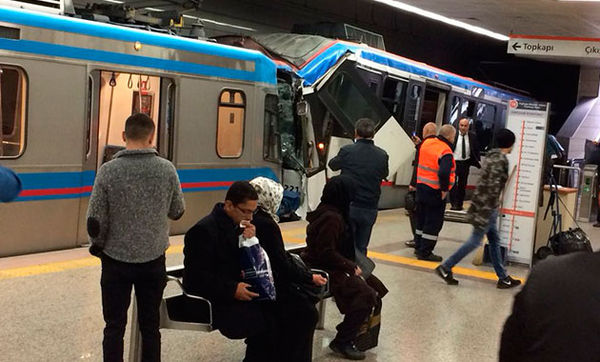 İstanbul'da Tramvaylar Çarpıştı! Büyük Kaza!
