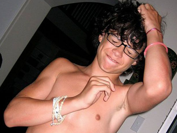 Anneden kan donduran itiraf: 13 yaşındaki oğlum 4 yaşındaki kızımı bıçaklayarak öldürdü!