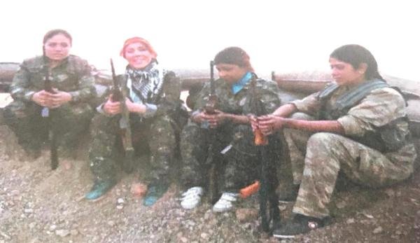 Alman şarkıcının telefonundan, Karayılan'la çekilmiş fotoğrafları çıktı