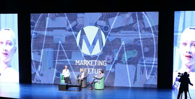 Türkiye'ye Gelen Robot Sofia Sorulan Sorulara Verdiği Cevapla Şaşırttı