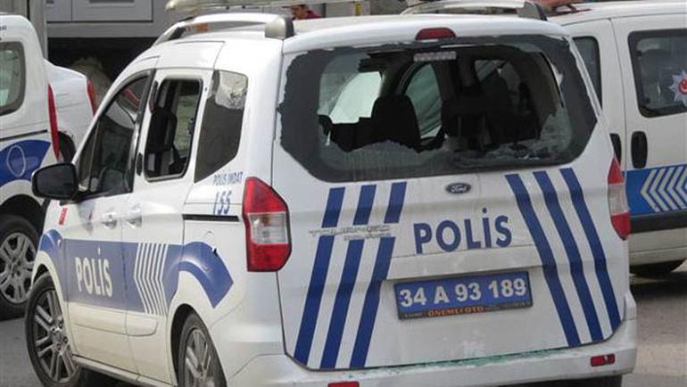 İstanbulda Hareketli Dakikalar | Müdahale Eden Polise Taşla Saldırdılar